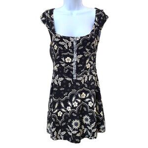 Urban Outfitters Blk Cream Floral Cap Sleeve Stretch Dress Sq Neckline Sz SP #03